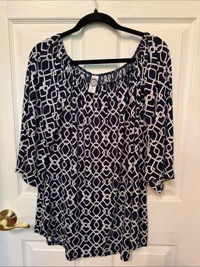 2 B Together - Women’s Navy and White Chain-Print Peasant Tunic